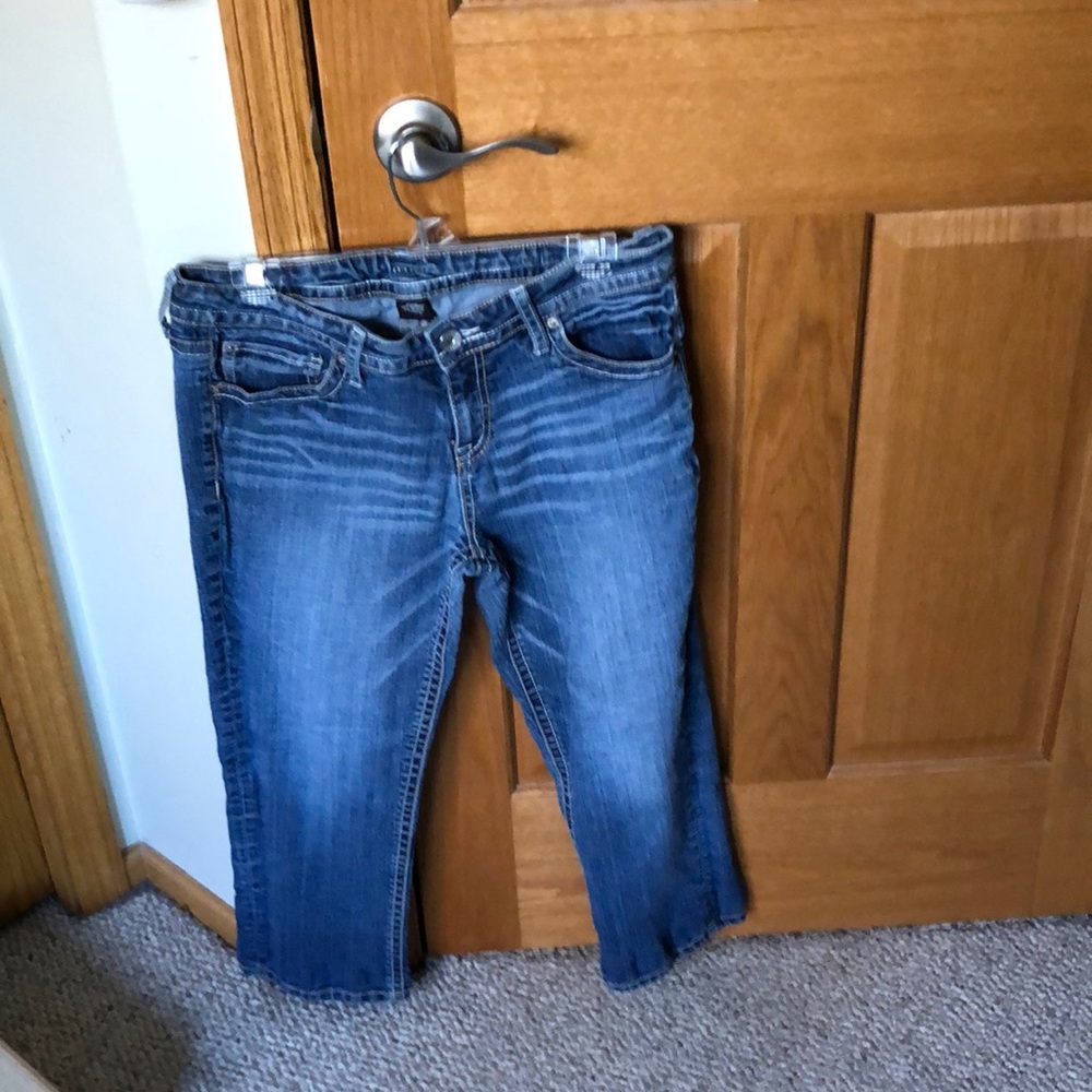 apt 9 Capris